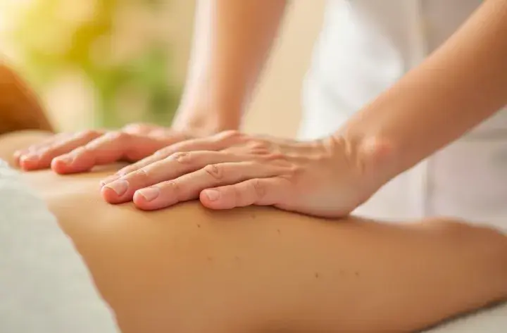 Fizjoterapia a zdrowie psychiczne: Jak terapia manualna wspomaga walkę ze stresem