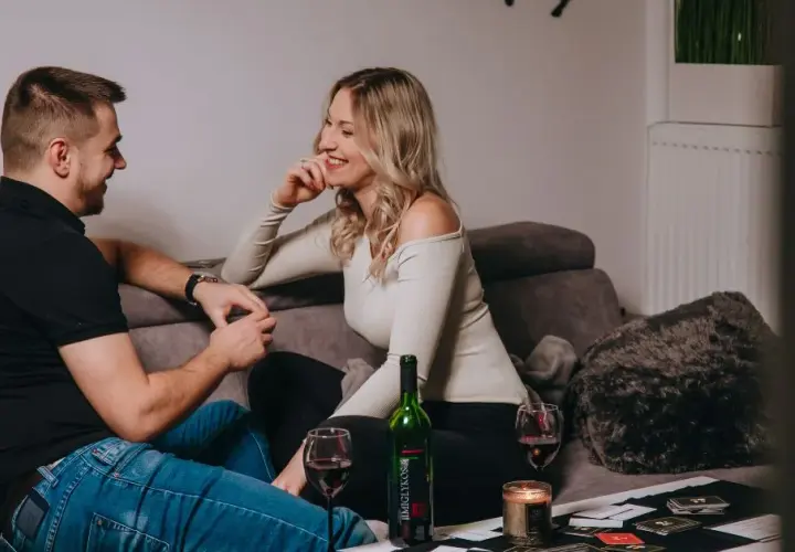 Rozmowa, która buduje. O cichym oddalaniu się i o tym, jak temu zapobiec.